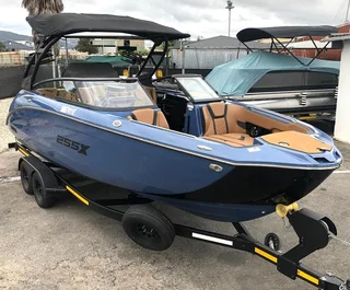 255XD WakeSeries Yamaha Jet Boat