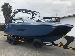 255XD WakeSeries Yamaha Jet Boat