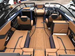 255XD WakeSeries Yamaha Jet Boat