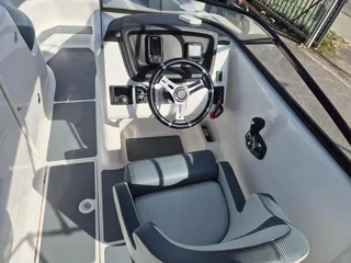 Classic 230 with 300HP (Drive by Wire) Suzuki Four Stroke