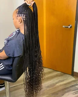 Mobile salon for braiding