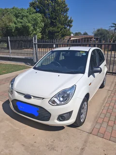 2015 Ford Figo  1.4 i  Ambiente Hatchback