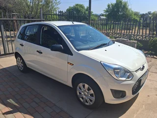 2015 Ford Figo Hatchback
