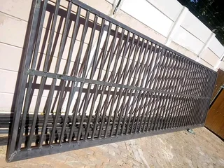 Welding  sliding gates garage doors gate motor Electric fence