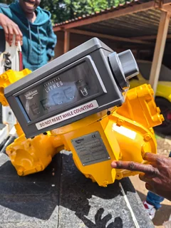 LC displacement meters