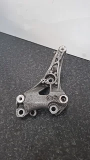 N18 MINI Aircon Compressor Supporting Bracket , 64557580781 (USED)