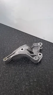 N18 MINI Aircon Compressor Supporting Bracket , 64557580781 (USED)