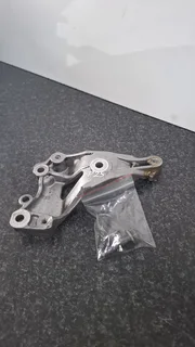 N18 MINI Aircon Compressor Supporting Bracket , 64557580781 (USED)