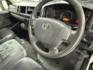 2024 Toyota Quantum 2.5 D-4D Sesfikile 16-Seater Bus