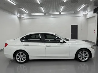 2013 BMW 320I F30