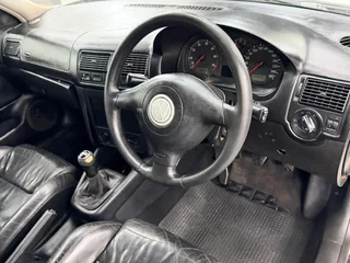 2003 Volkswagen Golf 2.0 Highline