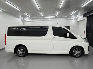 2019 Toyota Quantum MY19 2.8 GL LWB 11 Seater