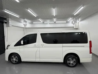 2019 Toyota Quantum MY19 2.8 GL LWB 11 Seater