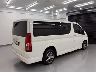 2019 Toyota Quantum MY19 2.8 GL LWB 11 Seater