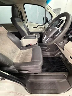 2019 Toyota Quantum MY19 2.8 GL LWB 11 Seater