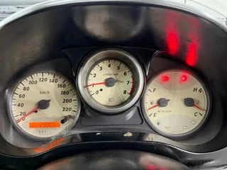 2003 Toyota RAV4 2.0i