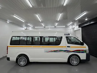 2023 Toyota Quantum 2.5 D-4D Sesfikile 16-Seater Bus