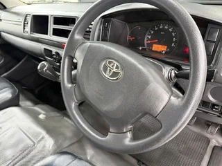 2023 Toyota Quantum 2.5 D-4D Sesfikile 16-Seater Bus