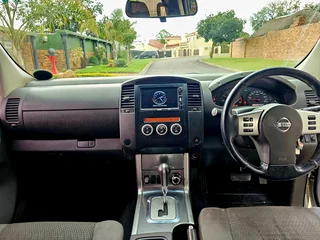 2011 NISSAN NAVARA 2.5DCI AUTOMATIC (SPAIN SPEC)