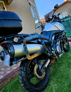 SUZUKI DL1000 VSTROM (CLEAN AND ORIGINAL)