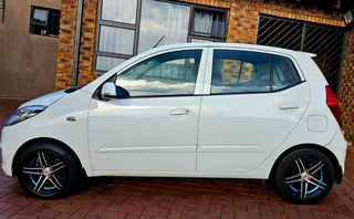 2013 HYUNDAI i10 GlS (MINT CONDITION)