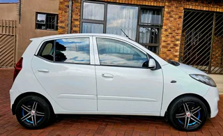 2013 HYUNDAI i10 GlS (MINT CONDITION)