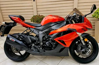 2010 KAWASAKI ZX6 R (CLEAN AND ORIGINAL)