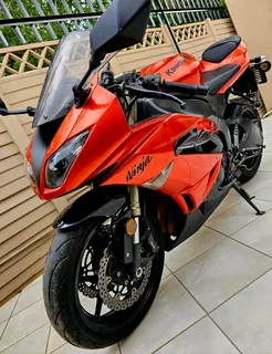 2010 KAWASAKI ZX6 R (CLEAN AND ORIGINAL)