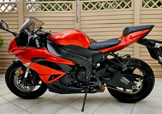 2010 KAWASAKI ZX6 R (CLEAN AND ORIGINAL)