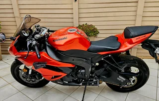 2010 KAWASAKI ZX6 R (CLEAN AND ORIGINAL)