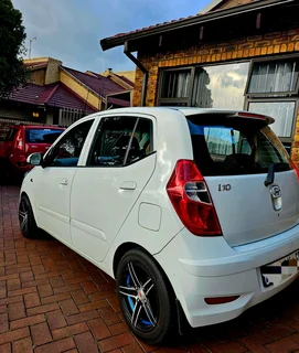 2013 HYUNDAI i10 GLS (MINT CONDITION)