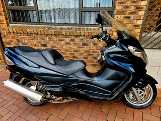 SUZUKI BURGMAN 650CC