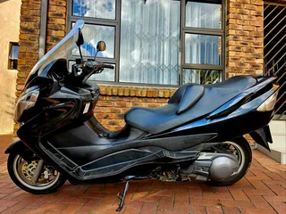 SUZUKI BURGMAN 650CC