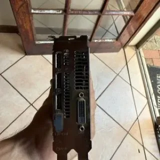 AMD RX580 4GB. Good as new. One year carry in warranty. Company invcoice will be provided