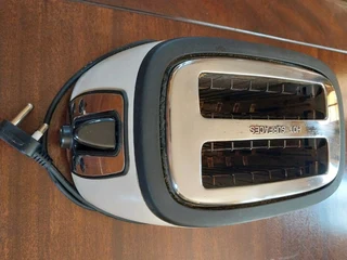 Toaster, Russell Hobbs, 2-slice pop-up, model 18259, 220-240V, 50HZ, 900-980W.