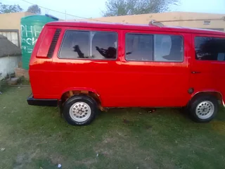 VW Caravelle 2.5 Model 1996 for Sale at Moloto