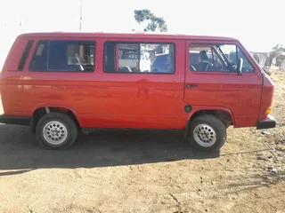 VW Caravelle 2.5 Model 1996 for Sale at Moloto