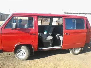 VW Caravelle 2.5 Model 1996 for Sale at Moloto