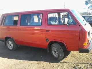 VW Caravelle 2.5 Model 1996 for Sale at Moloto