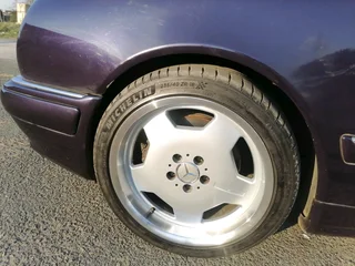 Mercedes Benz Amg v8 E430