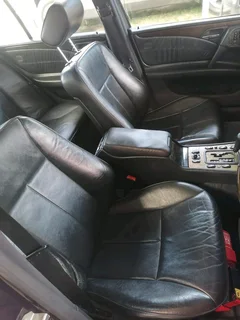 Mercedes Benz Amg v8 E430