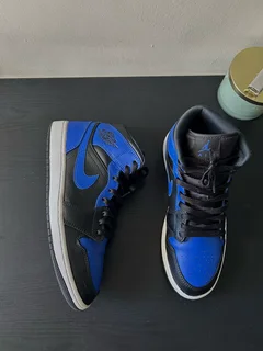 Jordan 1 Hyper Royal UK9