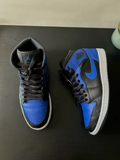 Jordan 1 Hyper Royal UK9