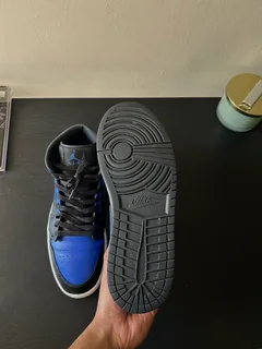 Jordan 1 Hyper Royal UK9