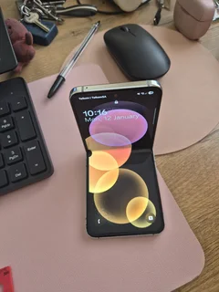 Green Samsung Galaxy Z Flip 5