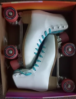Roller skates 4 sale