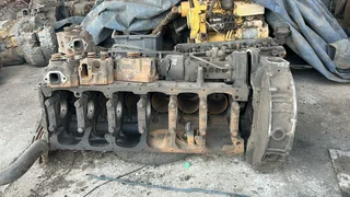 Mercedes Benz truck engine for stripping!!!