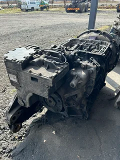 UD Quon gearbox for stripping!!!