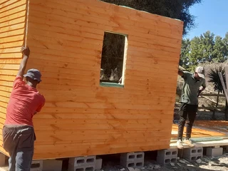 QUALITY STRUCTURE WENDY AND GARDEN TOOLS SHEDS