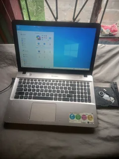 Asus laptop ( neat & clean )